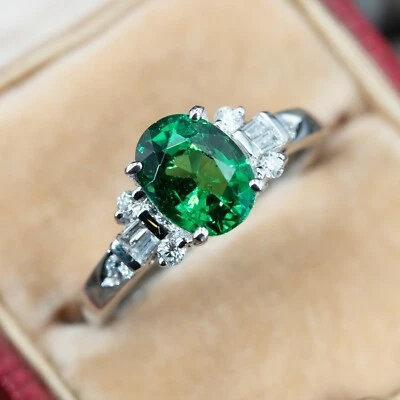 Anillo de compromiso para mujer 935 Argentium plata en granate tsavorita ovalado de 2,17 quilates Foto 1 de 3