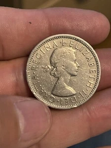1966 Dei Gratia Regina Elizabeth II two shilling coin - Picture 1 of 6