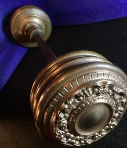 Wunderschöne antike Bronze/Kupfer Türknöpfe Blumenmuster mit gerippten Seitenwänden Anfang des 20. Jahrhunderts - Bild 1 von 21