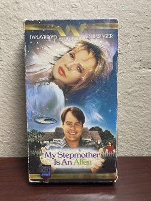 My Stepmother Is An Alien (VHS) Dan Aykroyd Kim Basinger ALIEN Foto 1 de 4