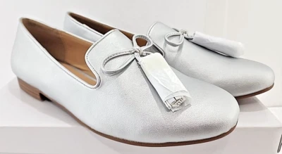 MONROE & MAIN Womens Slip On flats Shoes Size 7 M Silver Faux Leather NEW - Image 1 of 4