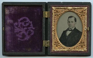 Victorian Man, O.R. Wilkinsons Ambrotype Photo, Union Case, Medford, MA - Picture 1 of 4