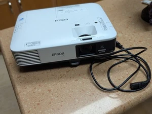 Epson PowerLite H619A 1985WU 4700 Lumens LED Wifi Wireless Projector WUXGA 1080p - Picture 1 of 8