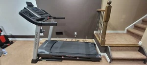 electric treadmill with auto incline - Picture 1 of 12