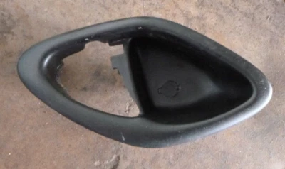 Manija de puerta interior derecha Mazda Tribute 01-6/06 moldura envolvente Foto 1 de 2