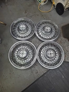 Set (4) 1983-1989 Ford LTD Mercury Other Models 15" Wire Hubcaps Wheel Covers - Picture 1 of 9