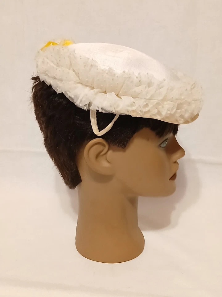 Vestido de Pascua vintage años 50 iglesia damas sombrero con lazo amarillo Foto 1 de 4