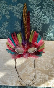 Mardi Gras Masquerade Feathered Eye Mask Multicolored Beautiful Feathers - Picture 1 of 3