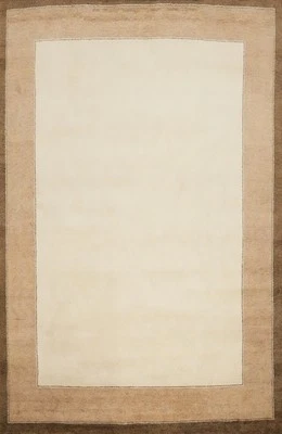 Alfombra minimalista moderna 8x10 beige hecha a mano de lana con patrón de bordes Foto 1 de 4