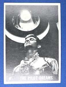 1966 Topps Lost in Space - #4 "The Pilot Dreams" - Ex Condition - Picture 1 of 6