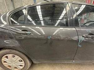 HOLDEN COMMODORE VE 07/2006-05/2013 RIGHT REAR DOOR WINDOW SEDAN - Picture 1 of 12