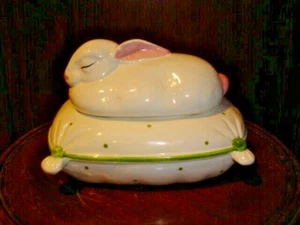 EASTER ANTIQUE Jewelry BOX - RABBIT ON THE PILLOW, MADE BY BASSANO ITALY #7622 - Picture 1 of 12