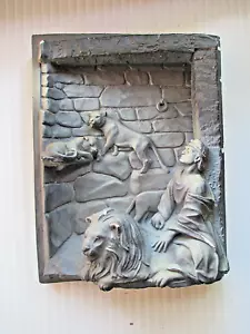 Vintage Religious Daniel in the Lions Den Catholic 3D Wall Plaque Chalkware - Picture 1 of 6