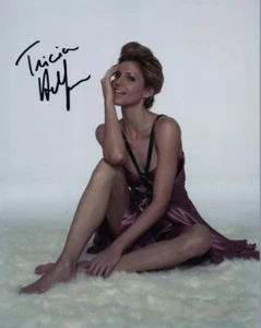 Tricia Helfer signed 8x10 Foto handsigniertes Bild mit COA - Bild 1 von 1