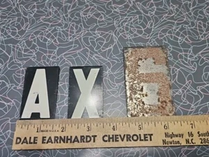 3 Stück, Vintage Pinnwand Schild BUCHSTABEN ZAHLEN Metall "A" "X" "6" - Bild 1 von 9