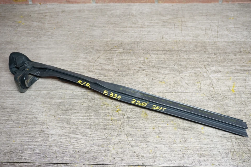 BMW 228I F23 2015 convertible ventana trasera derecha canal cubierta sello de goma OEM Foto 1 de 4