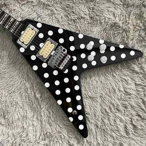 Hochwertige maßgefertigte Randy Rhoads Flying V E-Gitarre schwarz & weiß gepunktet - Bild 1 von 12