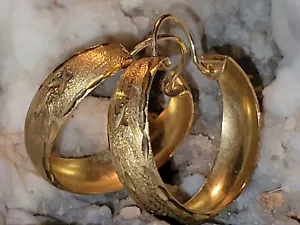 RM 14K Gold Etched Diamond Cut Leaf Hoop Earrings (Roberto Martinez) 4.1 grams - Picture 1 of 20