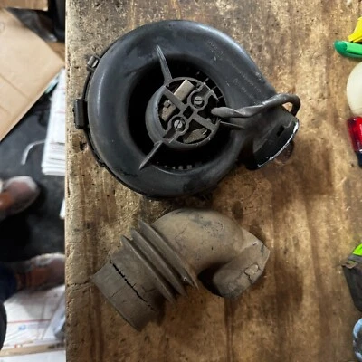 1973-1979 VW Super Beetle Blower Motor, Fresh Air Fan w/Housing Used German OEM - Image 1 of 4