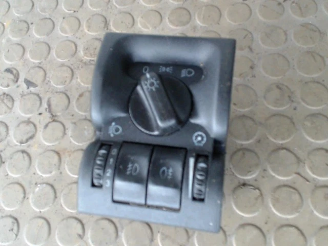 Lichtschalter Opel Vectra 1.6 B 12 Monate Garantie Sofortversand - Bild 1 von 1