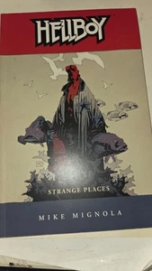 Hellboy Volume 6: Strange Places Paperback Mike Mignola - Foto 1 di 2
