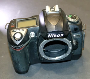 Nikon D 70  leider defekt!!  vom Fachhändler - Bild 1 von 4