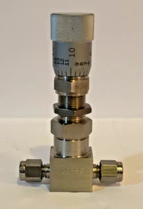 WHITEY SWAGELOK PRECISION METERING VALVE 1/8" TUBE SS-22RS2 MICROMETER 3000 PSIG - Picture 1 of 1