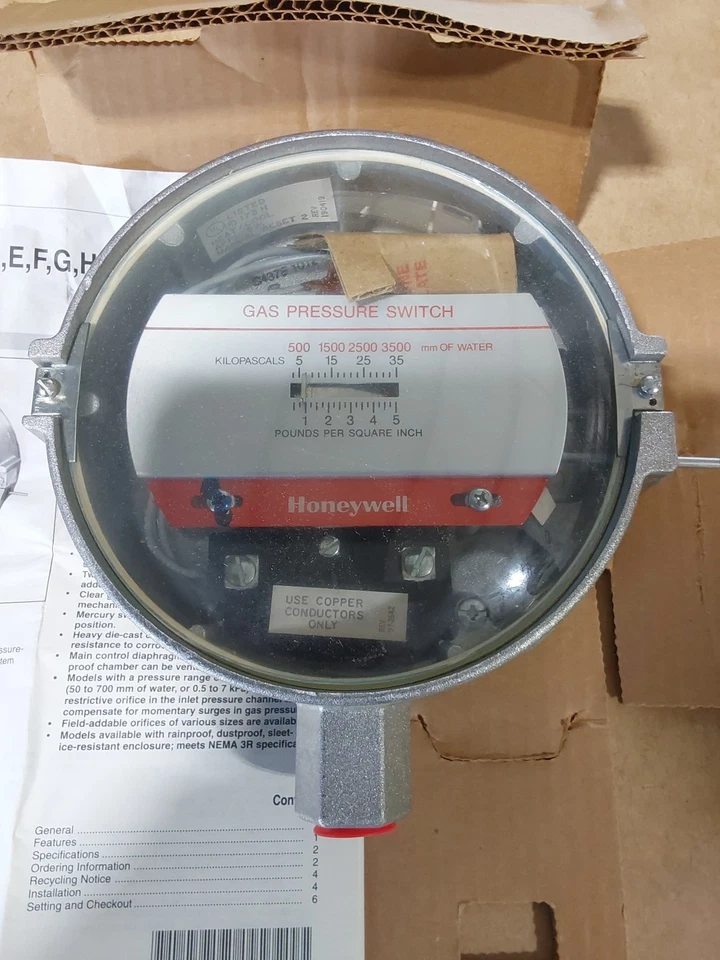 Interruptor de presión de gas/aire Honeywell C437E... 1012 RANGO 1/2 A 5 PSIG Foto 1 de 4