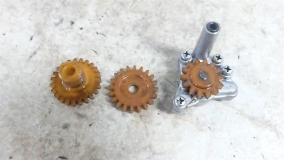 87 Yamaha SRX250 SRX 250 Engine Oil Pump and Gears - Image 1 of 4