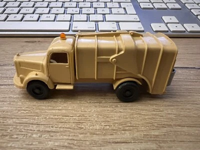 Antico WIKING MB Camion Spazzatura Autocarro Con Mülltonen Buone Condizioni - Immagine 1 di 4
