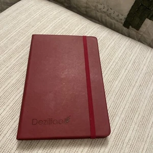 Deziliao Hardcover Notizbuch Journal Burgund, 160 Seiten, Neu Open Box - Bild 1 von 4