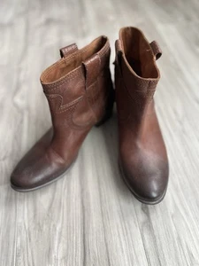 Lucky Brand Terra Brown Leather Heel Cowboy Ankle Boots Burnished Toe Size 7.5 - Picture 1 of 8