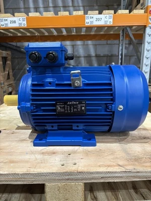 AMTECS MOTOR - TWO SPEED - 0.65KW x 3KW - 4/8 POLE - 112 FRAME - 3 PHASE - B3 - Image 1 of 3