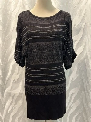 Vestido tejido elástico semi transparente manga kimono negro y dorado WHBM talla M Foto 1 de 4