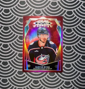 Marcus Bjork 2022-23 Stature Rookies Design & Photo Variant 11/11 RED #110 RC - Bild 1 von 2