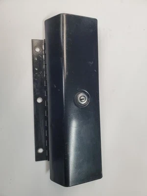 Ford Mercury Torino Cyclone 1970 1971 puerta de guantera OEM usada negra sin llave Foto 1 de 4