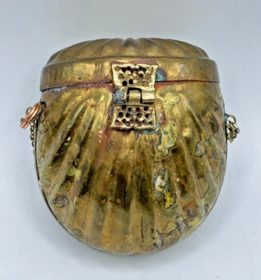 Antiguo monedero de noche Art Deco de colección concha de almeja de cobre forro de terciopelo original Foto 1 de 4