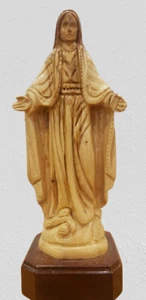 The Handcrafted Olive Wood Statue of the Virgin Mary Triumphing over Evil - Picture 1 of 4