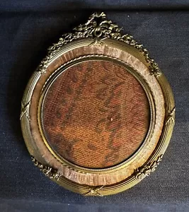Antiguo marco redondo francés de bronce dorado con estera metálica estampada - Imagen 1 de 14