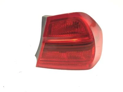06 07 08 LUZ TRASERA DERECHA BMW E90 PASAJERO OEM LUZ TRASERA 335i 328i Foto 1 de 4