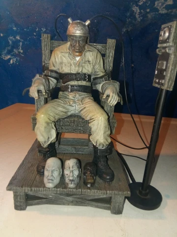 NECA Sin City Death Row Marv Figure (READ DESCRIPTION, Loose, Complete) Cover