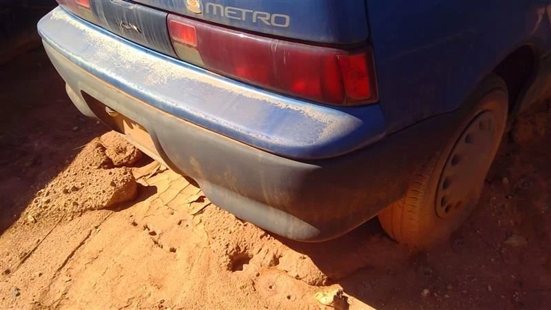 Parachoques trasero 2 puertas compatible con 92-94 Geo Metro OEM Foto 1 de 4