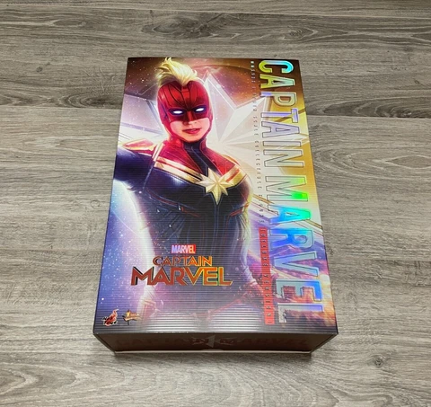 Hot Toys Marvel's Captain Marvel Deluxe Version 1/6th Scale MMS522 New Open Box Cover