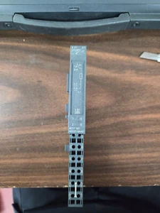SIEMENS 6ES7 131-4BD01-0AA0 Digital Input Module + Adapter - Picture 1 of 2