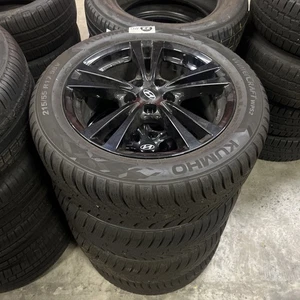 KUMHO Winterreifen 215/55 R17 98V auf Hyundai Alu schwarz 114,3 7Jx17 ET 43,5 - Bild 1 von 14