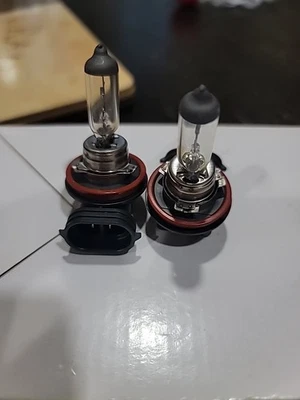 2x Philips  OEM H8 Halogen Headlight Bulb 12360 12V 35W - Pack of 2 Left & Right - Image 1 of 4