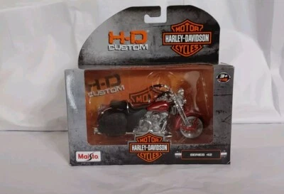 Maisto 1:18 Harley Davidson Series 40 1999 FLSTS Heritage Softail® Springer - Image 1 of 3