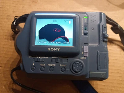 Sony Mavica MVC-FD100/fd200 1.2MP Digital Camera - Image 1 of 4