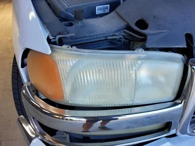Conjunto de faro derecho usado se adapta a: camioneta Gmc Sierra 1500 2000 sin sello de goma Foto 1 de 4
