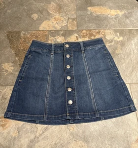 Minifalda de mezclilla American Eagle talla 0 (XS) con botones delanteros usada en excelente estado - Imagen 1 de 9